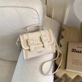 Elegante cremeweiße Umhängetasche mit Zierriemen und goldenen Beschlägen für Damen - Off-White - Ohne Anhänger