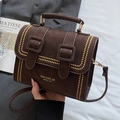Vintage Umhängetasche in Dunkelbraun mit Perlenverzierung und Wildleder-Optik - Kaffeebraun