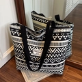 Grande borsa tote in tela con stampe tribali bianche e nere e tracolla in tessuto - Stile con cerniera / Nero / Grande