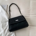 Sac bandoulière minimaliste en daim noir avec boucle argentée et bandoulière chaîne - Noir - Sans Pendentif