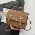 Borsa a tracolla marrone vintage stile British in finta pelle con rivetti dorati - Cachi - Senza Ciondolo