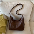 Bolso hobo marrón de cuero sintético mate con correa ajustable y costura central - Marrón