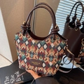 Borsa a secchiello in maglia trapuntata multicolore con manici in pelle marrone - Scacchi Rossi