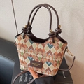 Borsa a secchiello a rombi con rifiniture in pelle marrone e dettagli dorati - Quadri Cachi