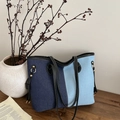 Grote denim shopper met blauw patchwork ontwerp en zwarte lederen handvatten - Stijl 3 (Donkerblauw)