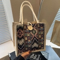 Borsa in lino con motivo etnico geometrico, bottone in legno e manico in corda - Nero