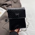 Schwarze Mini-Umhängetasche aus geflochtenem Leder mit silberner Schleife und Kettenriemen - Schwarz