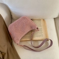 Sac bandoulière rose en tissu sherpa avec bandoulière assortie et texture pelucheuse - Rose - Sans Pendentif