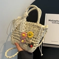 Cremeweiße handgewebte Strohtasche mit bunten Häkelblumen und Spitzen-Schleife - Cremeweiß Floral Mit Schal