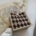 Elegante borsa in lino con motivo a rombi marrone e beige con bottone in legno e manici - Caffè Trapuntato