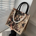 Bolso tote de jacquard floral con cadena de perlas blancas y asas de cuerda negra - Negro Pequeño