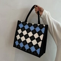 Canvas draagtas met blauw, zwart en wit ruitpatroon en zwarte handvatten - Zwart met Blauw