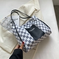 Borsa tote a scacchi bianchi e neri con tasca in pelle e tracolla lunga per l'autunno - Grigio