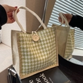 Borsa in lino pied de poule verde e beige con bottone in legno e manico in corda su specchio - Stile con bottoni decorativi / Verde