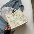 Mini-Handtasche aus Spitze mit grüner Stickerei und rundem Holzknopf-Verschluss - Grün