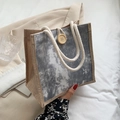 Borsa tote in lino con stampa marmorizzata, manici in cotone e bottone in legno - Grigio