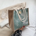 Borsa tote in lino verde chiaro tie-dye con manici in corda e bottone di legno - Verde