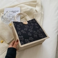 Borsa tote in lino con ricamo floreale nero 3D e chiusura con bottone in legno - Nero