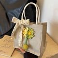 Borsa bento in juta con fiocco in pizzo bianco e decorazioni floreali a mano - Verde Con Sciarpa In Pizzo