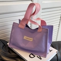 Sac cabas tendance en toile violette et rose avec étiquette logo et grand format - Violet
