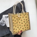Sac cabas en velours côtelé jaune à motif cerises et base en toile de jute - Style à Bouton Jaune