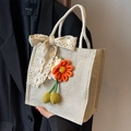 Borsa tote retrò in iuta beige con fiocco in pizzo e fiori lavorati a maglia arancioni - Rosa Rosso Con Sciarpa In Pizzo