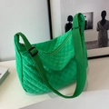 Sac bandoulière matelassé vert vif avec coutures en losanges et design tendance - Vert Sans Pendentif