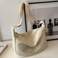 Sac hobo beige matelassé avec bandoulière réglable et motif en losange - Beige Sans Pendentif
