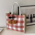 Grande borsa tote waffle con motivo a quadri rossi e ciondolo a forma di ciliegia - Rosso Con Ciondolo Ciliegia Cachi