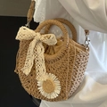 Secchiello intrecciato a mano beige con fiocco in pizzo e ciondolo a margherita - Girasole Cachi