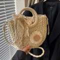 Borsa a mano in paglia color crema con fiocco in pizzo e margherita, a tracolla - Girasole Bianco Sporco