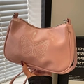 Bolso baguette rosa brillante con delicado bordado de mariposa y correa de hombro - Rosa