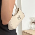 Bolso sobaco elegante de cuero crema con cierre de lazo plateado y diseño de media luna - Blanco