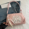 Borsa a tracolla in raso rosa con ricamo di peonia e dettaglio nappa bianca - Stile Ciondolo con Nappina Cinese / Rosa