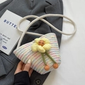 Sac bandoulière tissé main blanc avec motifs colorés et détail fleur jaune en 3D - Style 1 Marguerite Blanc