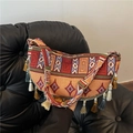 Handgewebte Ethno-Schultertasche mit bunten Quasten und geometrischen Mustern - Stil 1