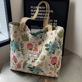 Bolso tote de lona con motivos florales tejidos y asas beige para el uso diario común - Rosa Grande