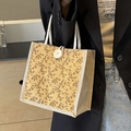 Borsa bento in tela floreale con manici in corda e dettaglio bottone beige e marrone - Stile con Bottone Giallo