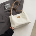 Witte geweven shopper tas met bruine schouderbanden en modieus label-detail - Kaki (Geen Hanger)
