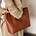 Classic vintage dark brown leather tote bag for women with spacious interior for commute - Brown