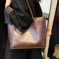 Retro chocolate brown tote bag in glossy cracked synthetic leather with long shoulder straps - Brown