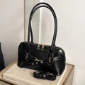 Glänzende schwarze Lackleder-Handtasche mit goldener Hardware und Doppelgriffen - Schwarz
