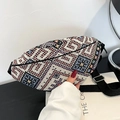 Marsupio boho chic con motivo geometrico colorato intrecciato e tracolla regolabile - Nero