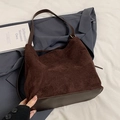 Sac cabas en velours côtelé marron foncé avec base en cuir sur blazer gris - Sac à main / Café