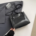 Large capacity black tote bag in glossy finish with gold FASHION & BAGS logo detail - Black without Pendant