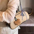Sac à bandoulière tissé chic avec garniture en cuir noir et charm ours mignon - Noir Avec Pendentif Lapin