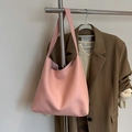 Minimalistische große Tragetasche in zartem Rosa aus Kunstleder mit Halbmond-Design - Rosa