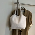 Sac fourre-tout minimaliste en cuir tressé blanc avec une texture quadrillée élégante - Blanc (Sans Pendentif)