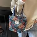 Borsa tote vintage blu in jacquard floreale con etichetta tessuta per pendolari - Piccolo / Blu