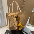 Gewebte Lunch-Tasche aus Leinen mit Spitzen-Schleife und gelbem Obst-Anhänger - Gelber Fruchtanhänger Stil / Gelb